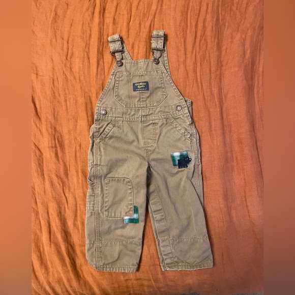 OshKosh B’Gosh Vestback Khaki Overalls 9 Months - Picture 1 of 4